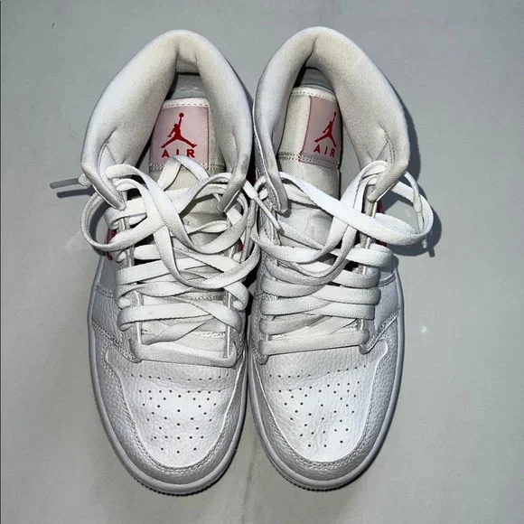 Women’s Nike Jordan 1 Mid White University Red Size 7 - GREAT CONDITION - Picture 6 of 7